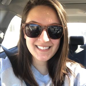 Meet your Posher, Kayla